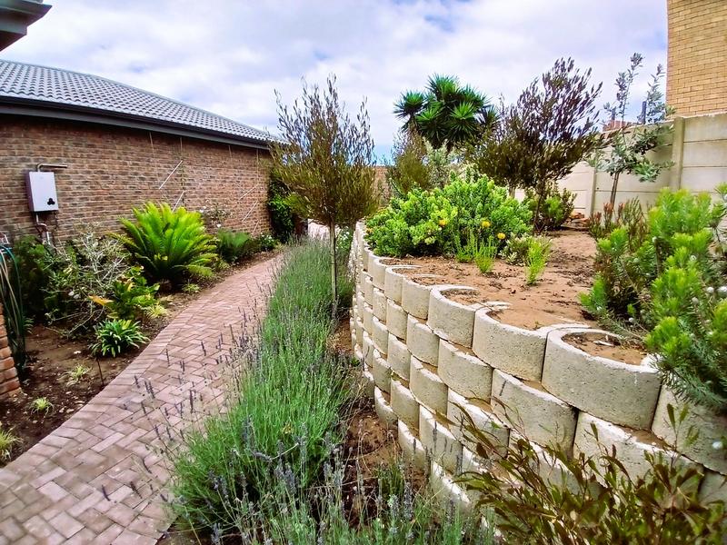 3 Bedroom Property for Sale in Stilbaai Wes Western Cape